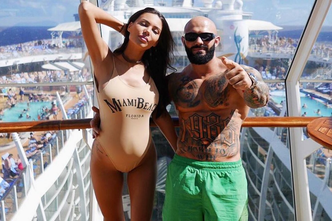 Оксана Самойлова в джакузи