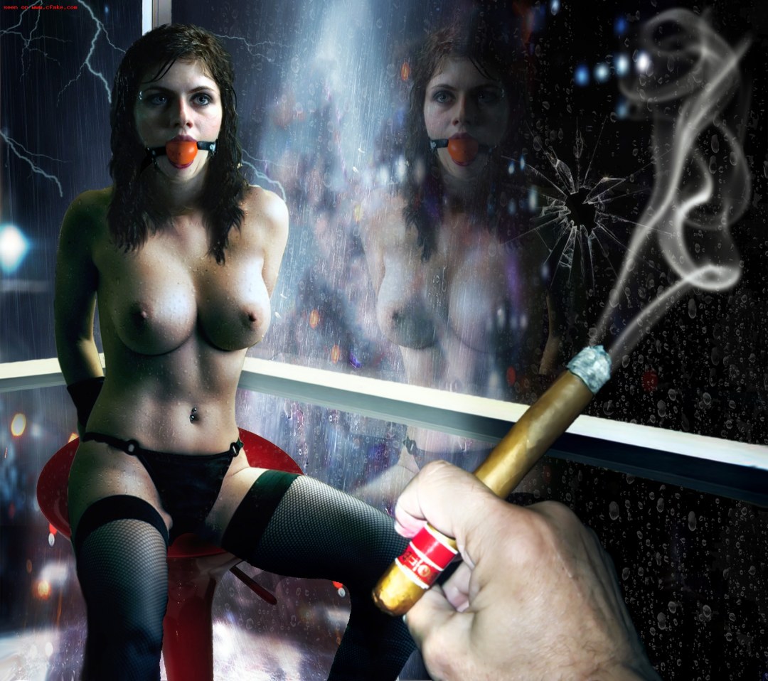 Александра Даддарио голая