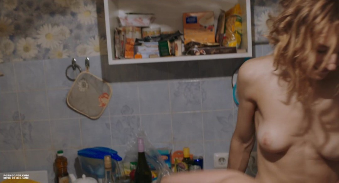 Дебора Секку голая в фильме