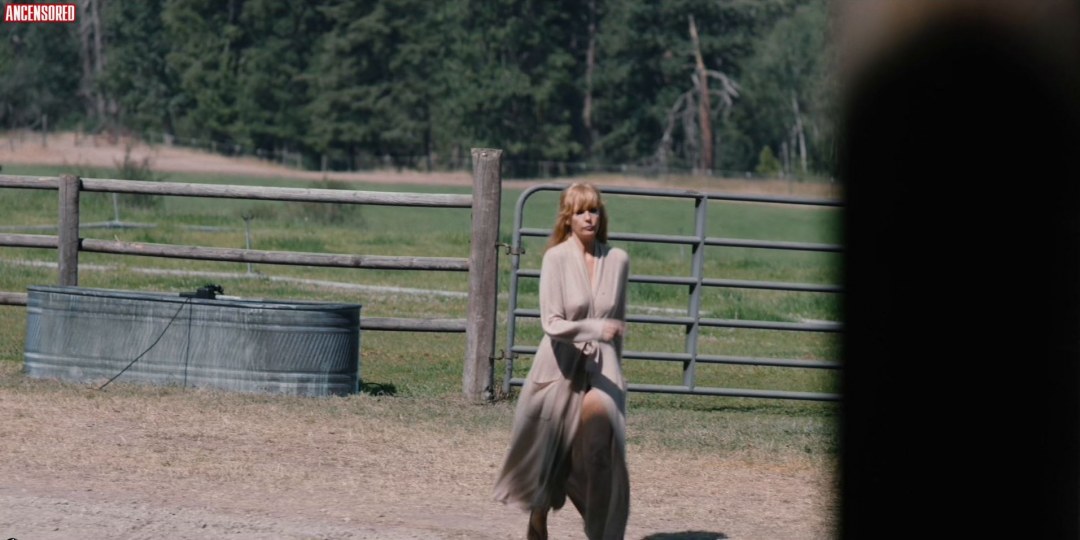 Келли Райлли сиськи Йеллоустоун