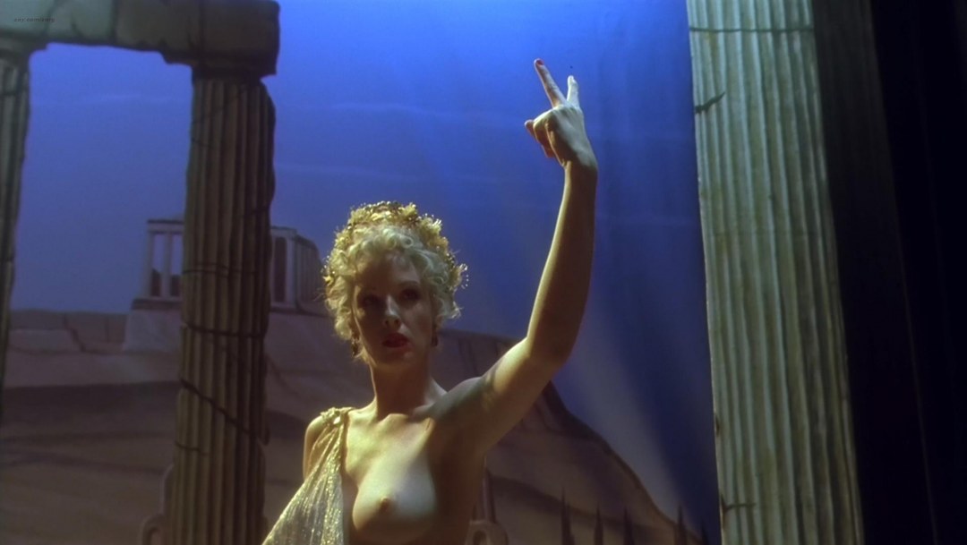 Келли Райлли в купальнике