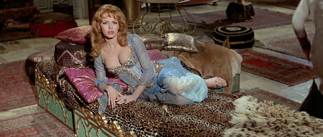 Донна Уилкс обнажилась