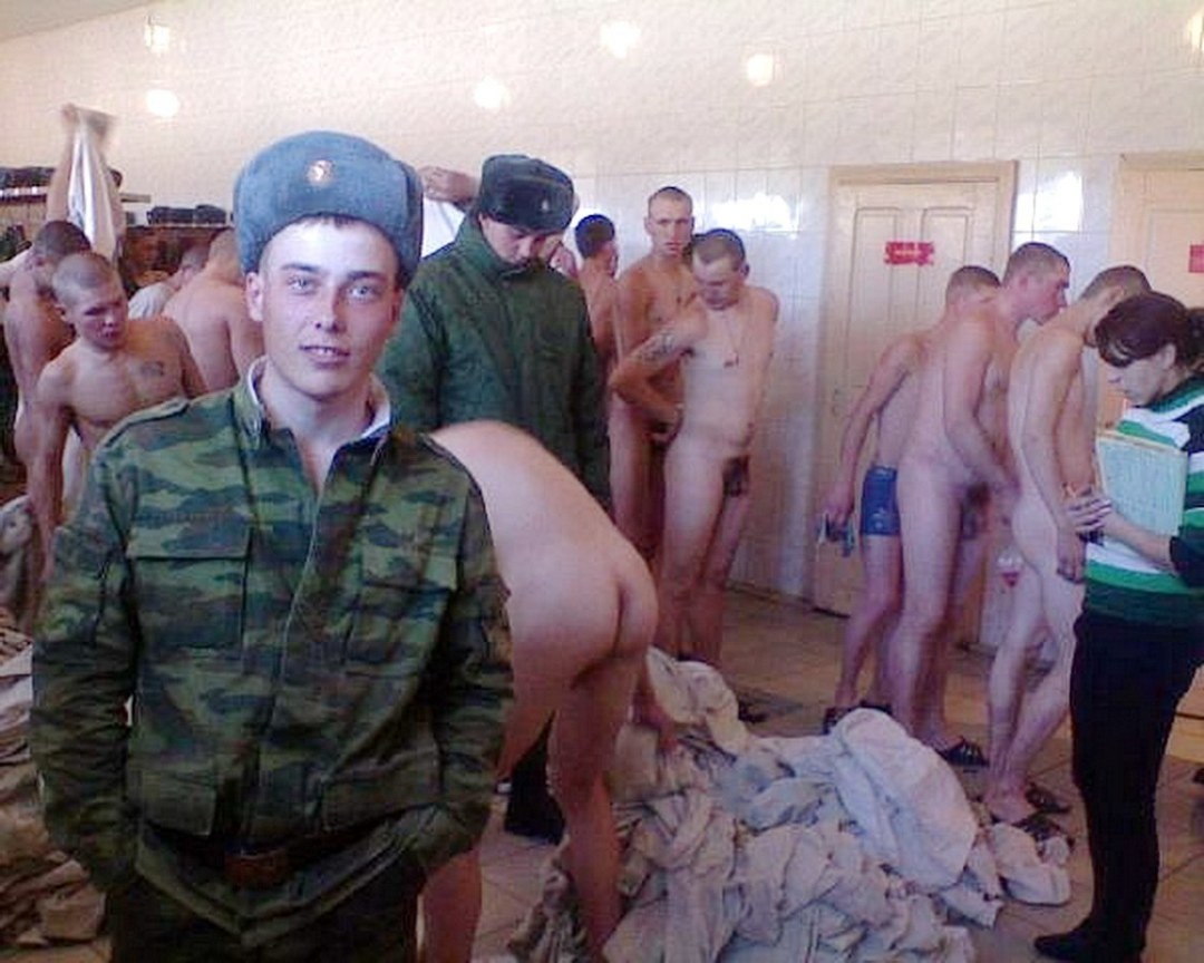 Голые российские солдаты