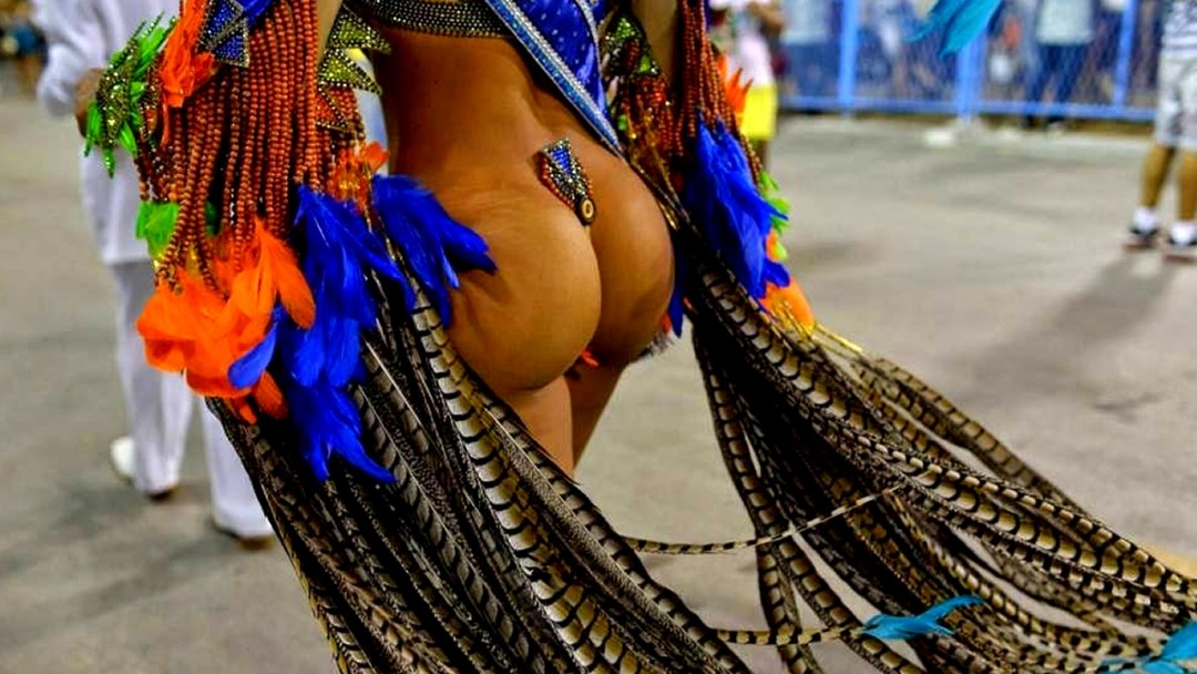 Карнавал в Рио-де-Жанейро без трусов