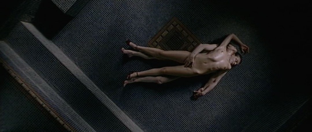 Ольга Куриленко голая в фильме Хитмен