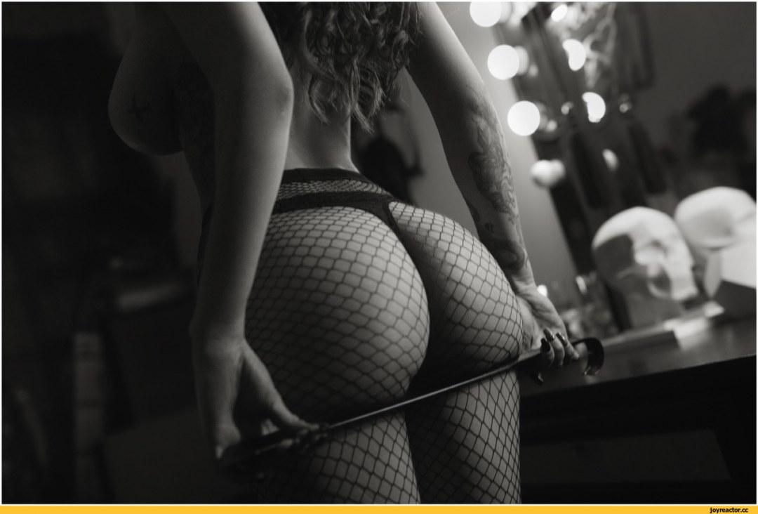 Красивые девушки рачком в чулках