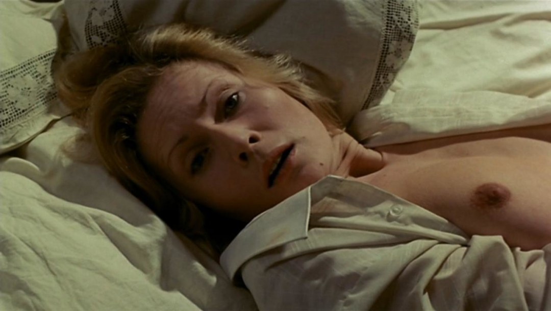 Мелани Лоран голая в кино