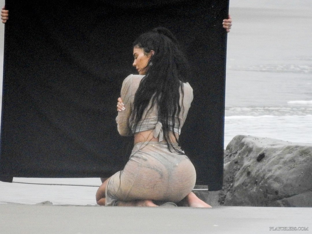 Kylie Jenner and Sophie Turner nude Lipstick