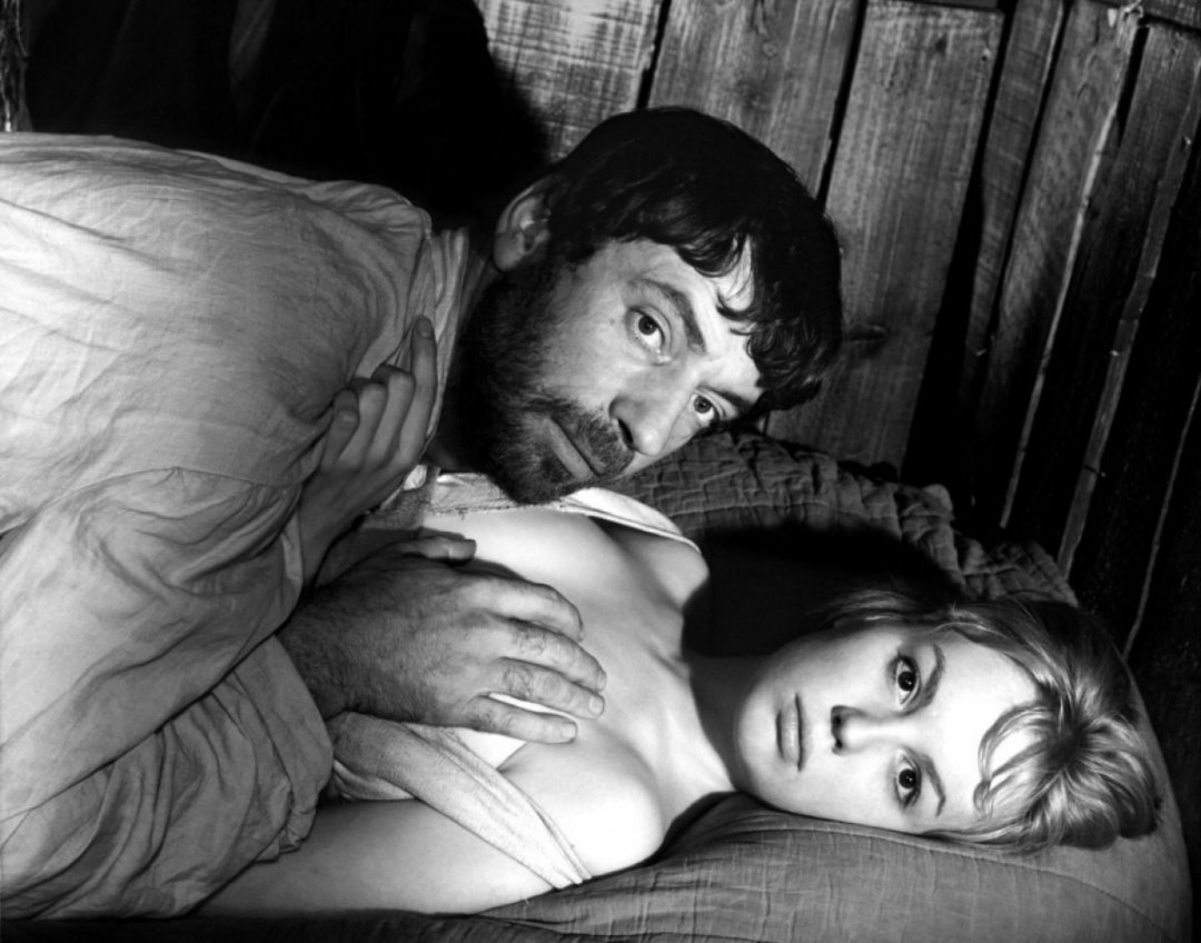 Милен Демонжо топлесс