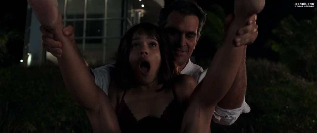 Zoe Kravitz Scene