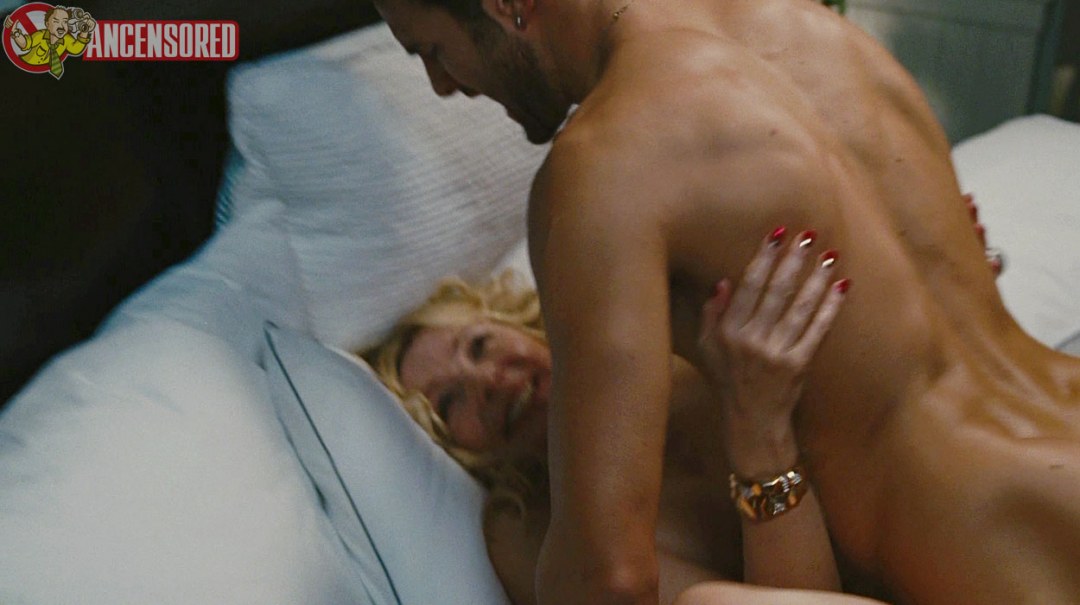 Noah Mills голый