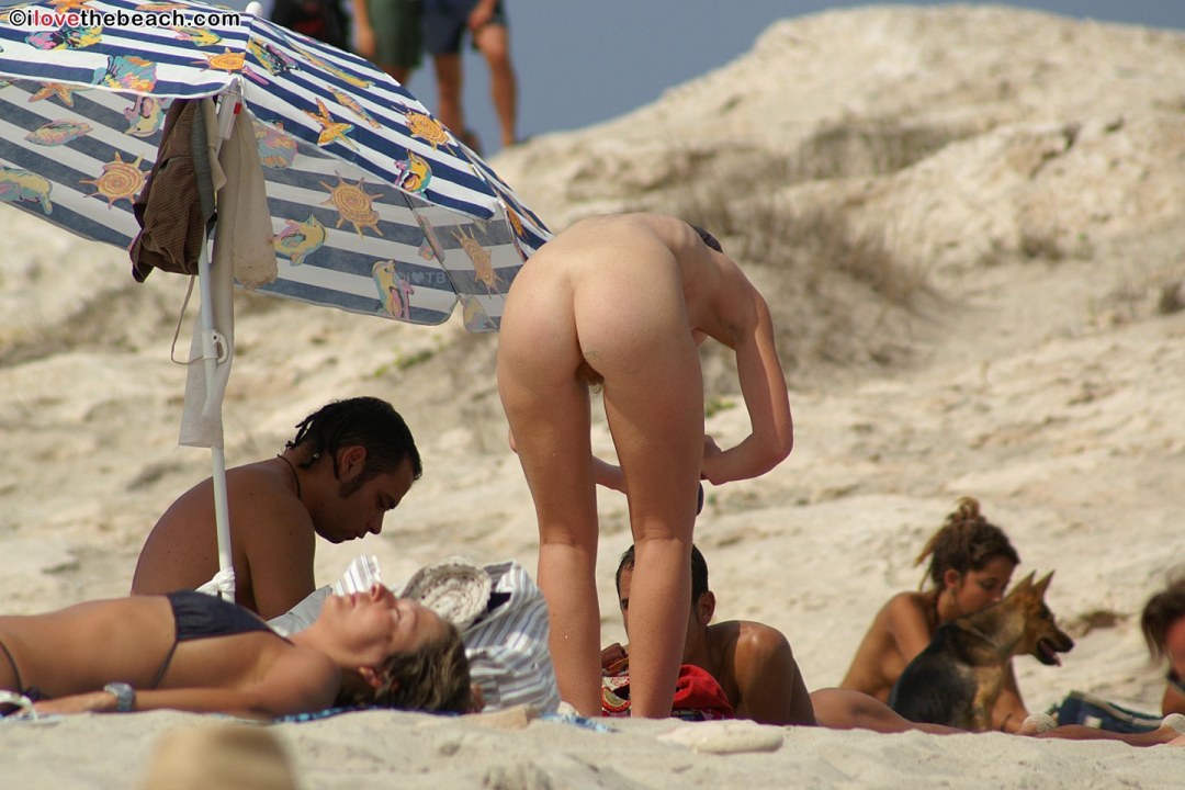 Эротические моменты на пляже