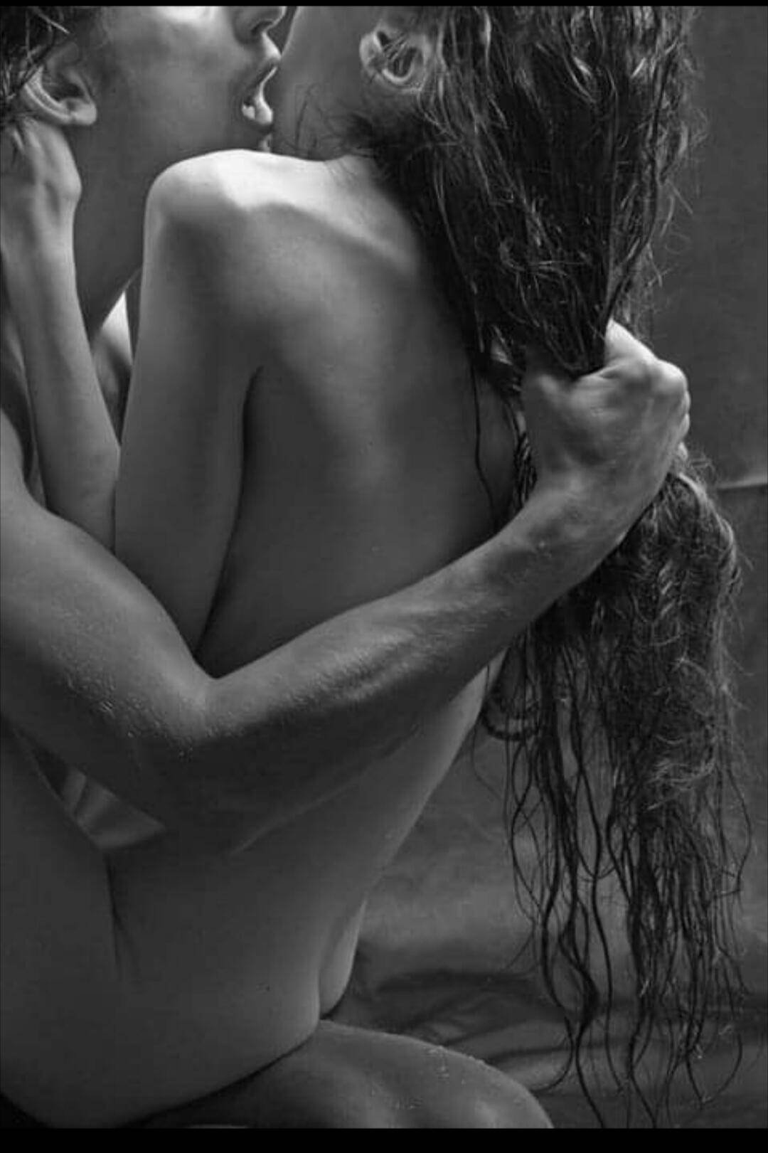 Эротическая фотосессия пары