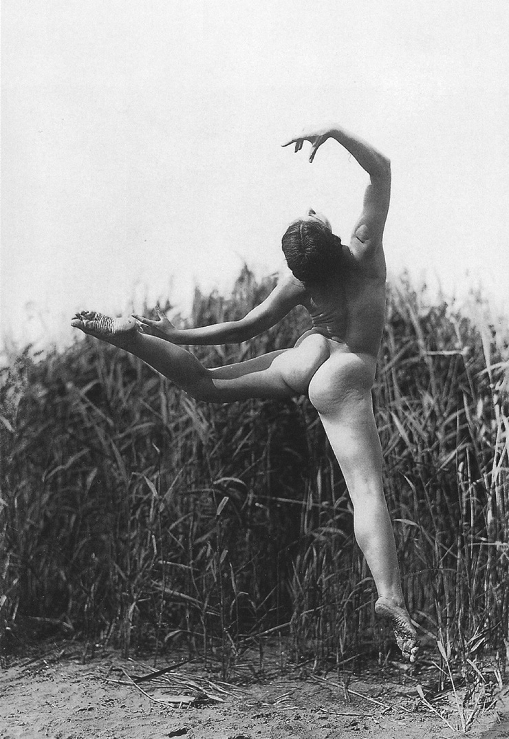 Голые на деревенском пляже