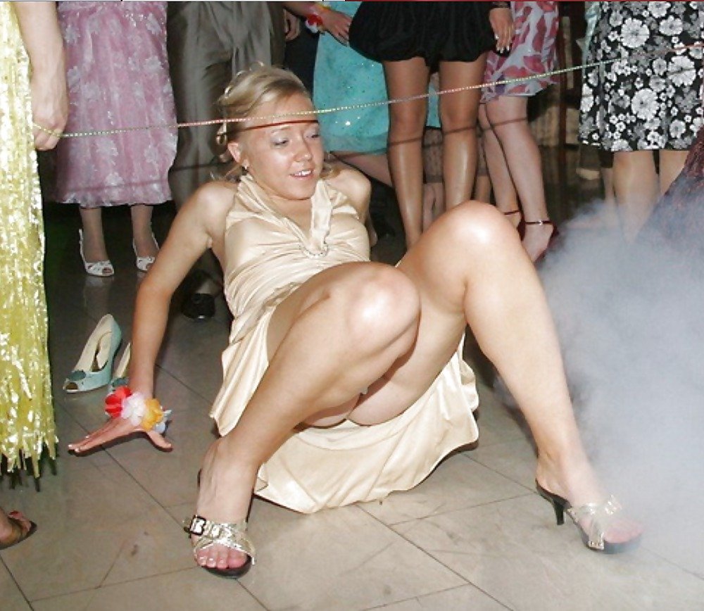 Катя Лель без трусиков