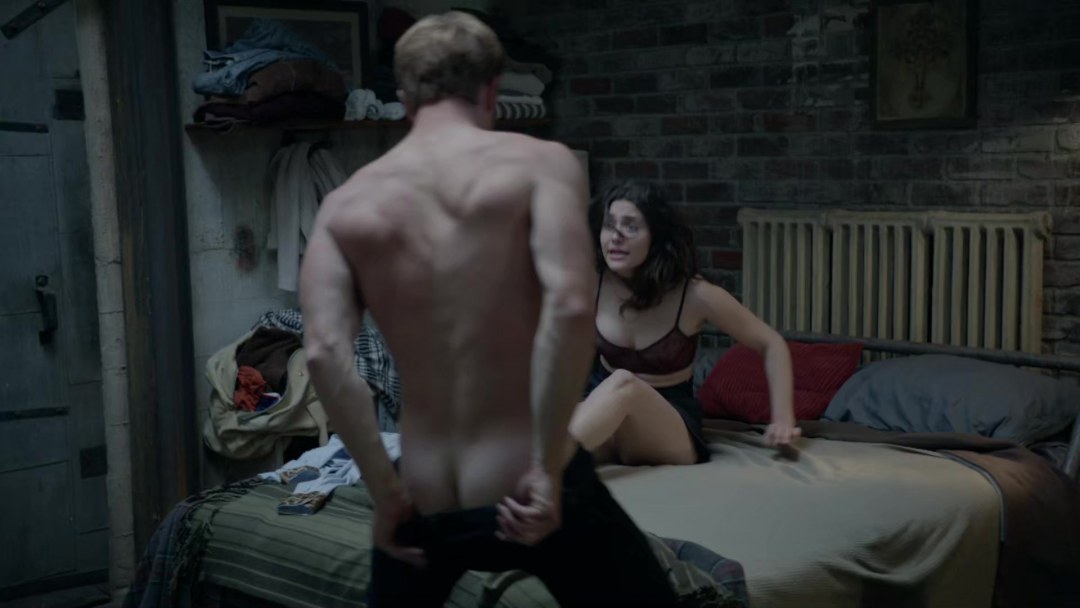 Голая Эмми Россам в сериале