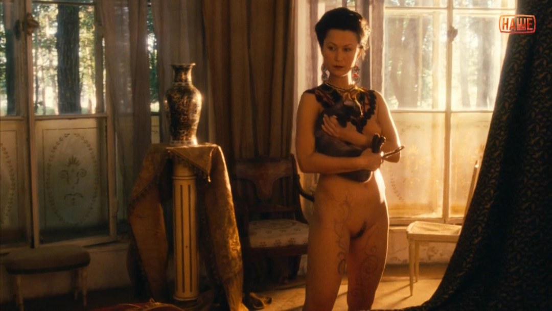 Nude Ardelia-a с раздвинутыми ножками