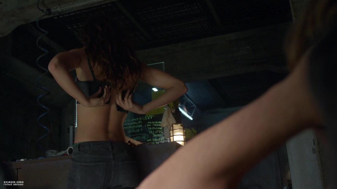 Линдси Морган голая грудь