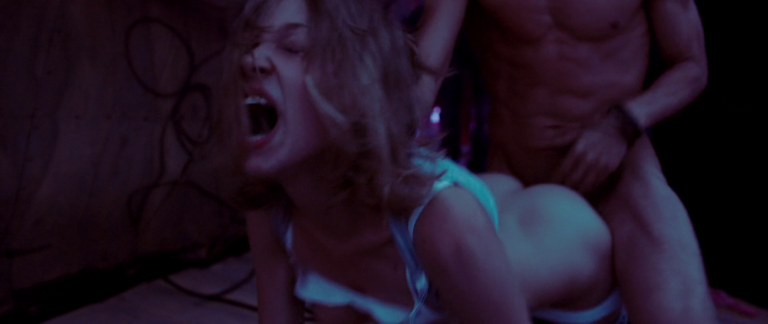 Александра Бортич горячие чулках без трусов