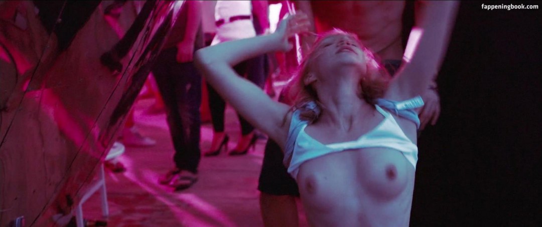 Александра Бортич nude в фильме