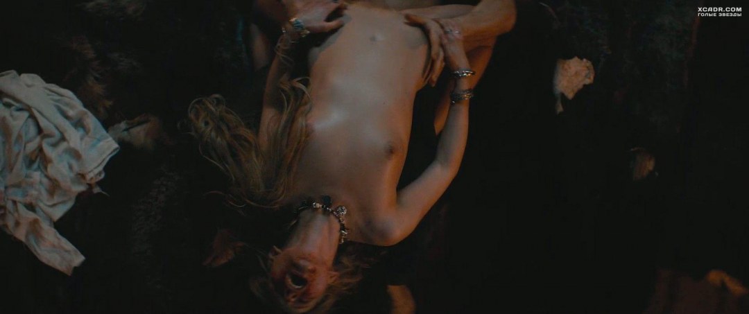 Александра Бортич в фильме Викинг постельные сцены