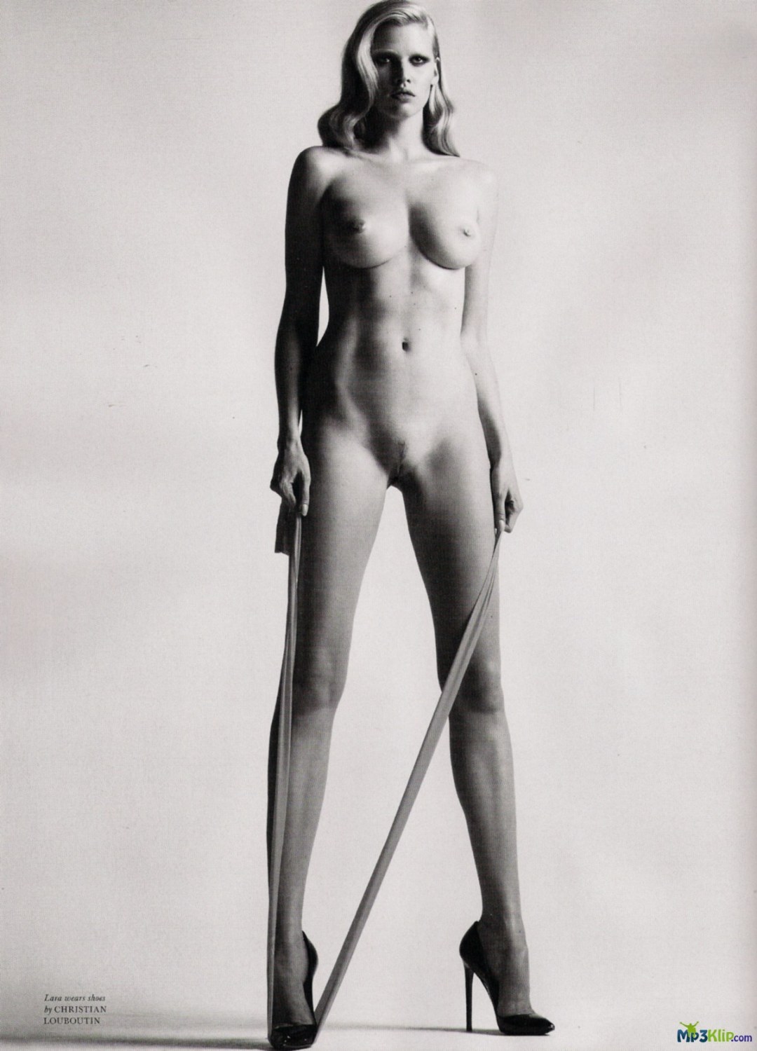 Лара Стоун фотосессия ню