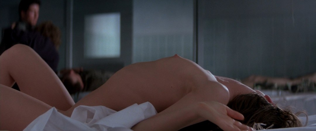 Габриель Анвар голая в сериале чёрная метка