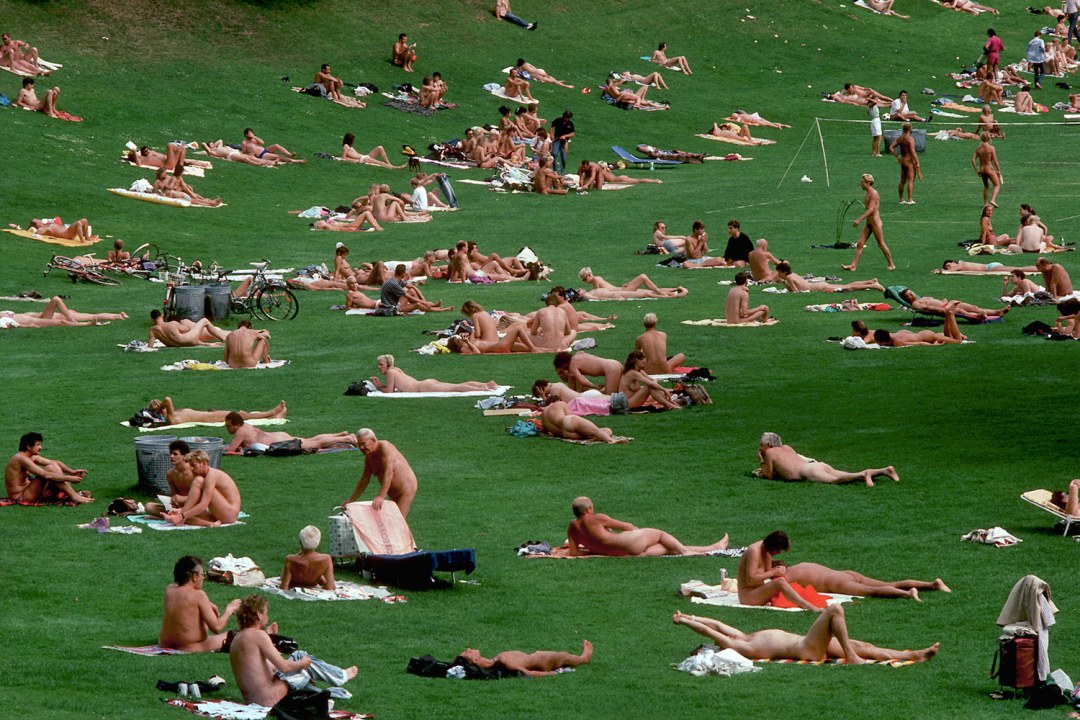 Волосатые нудистки ретро