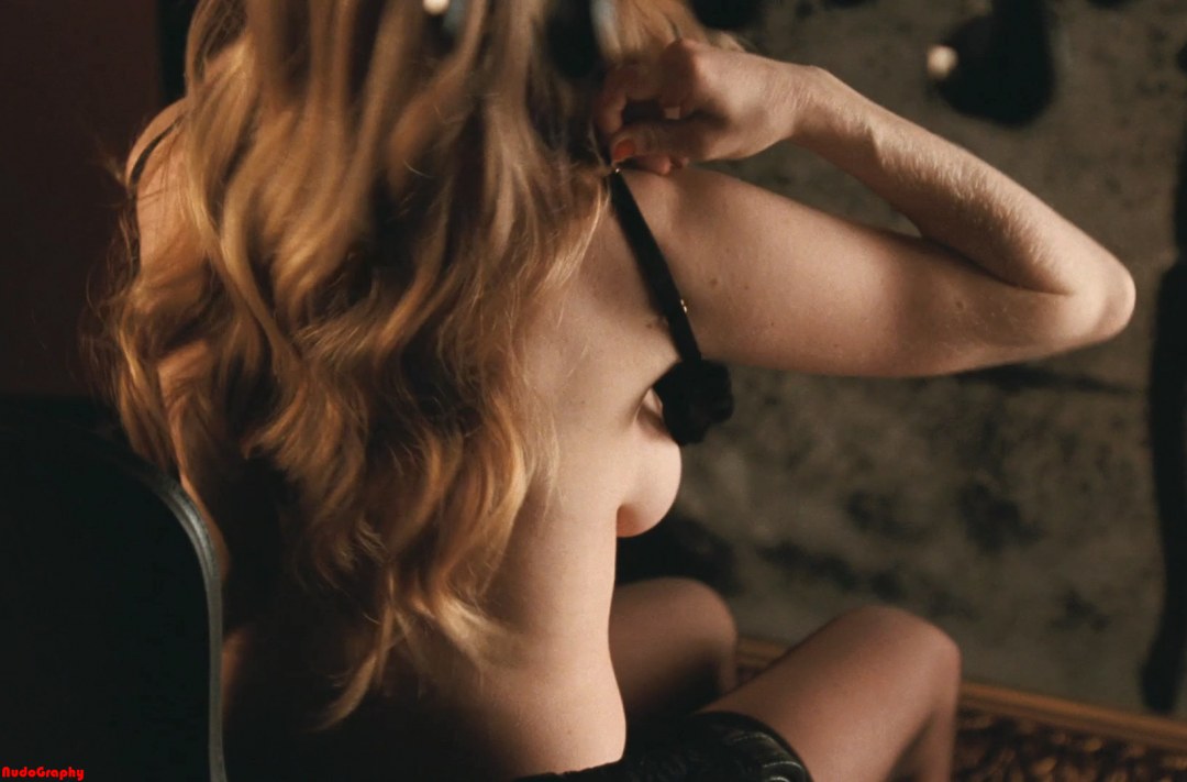 Аманда Мишель Сейфрид nude