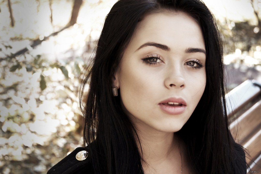 Актриса Анна кошмал в купальнике