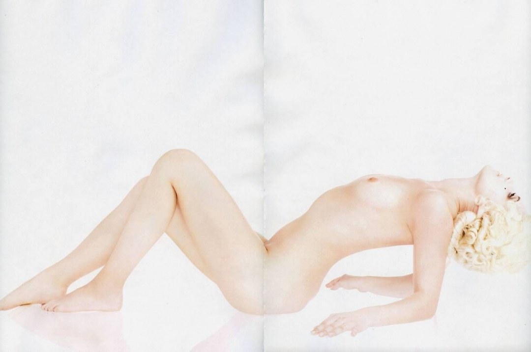 Голая актриса Анна Снаткина