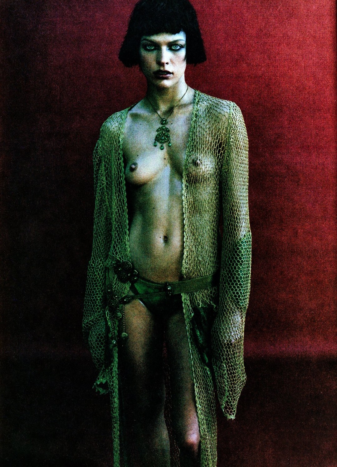 Мила Йовович обнажёнка