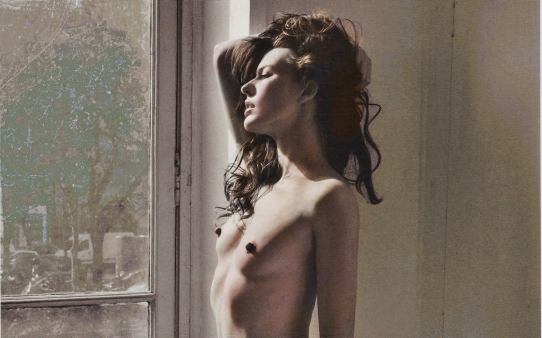 Голые сиськи Милы Йовович