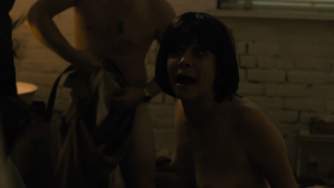 Мэгги Джилленхол nude in Deuce