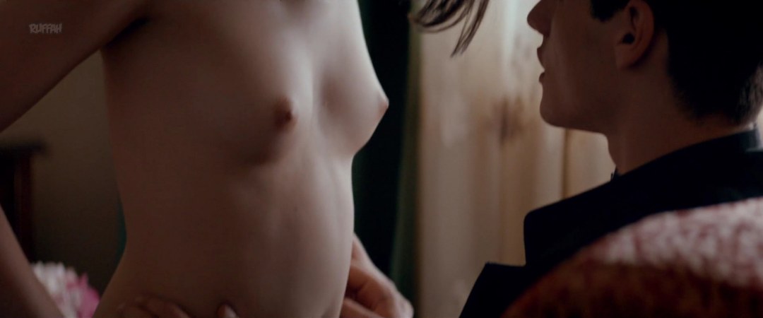 Александра Ревенко актриса ню