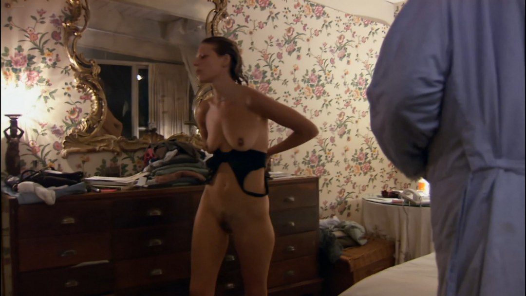 Эшлинн Йенни постельная сцена