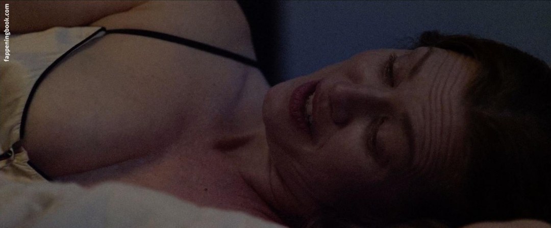 Голые попки рыжих женщин