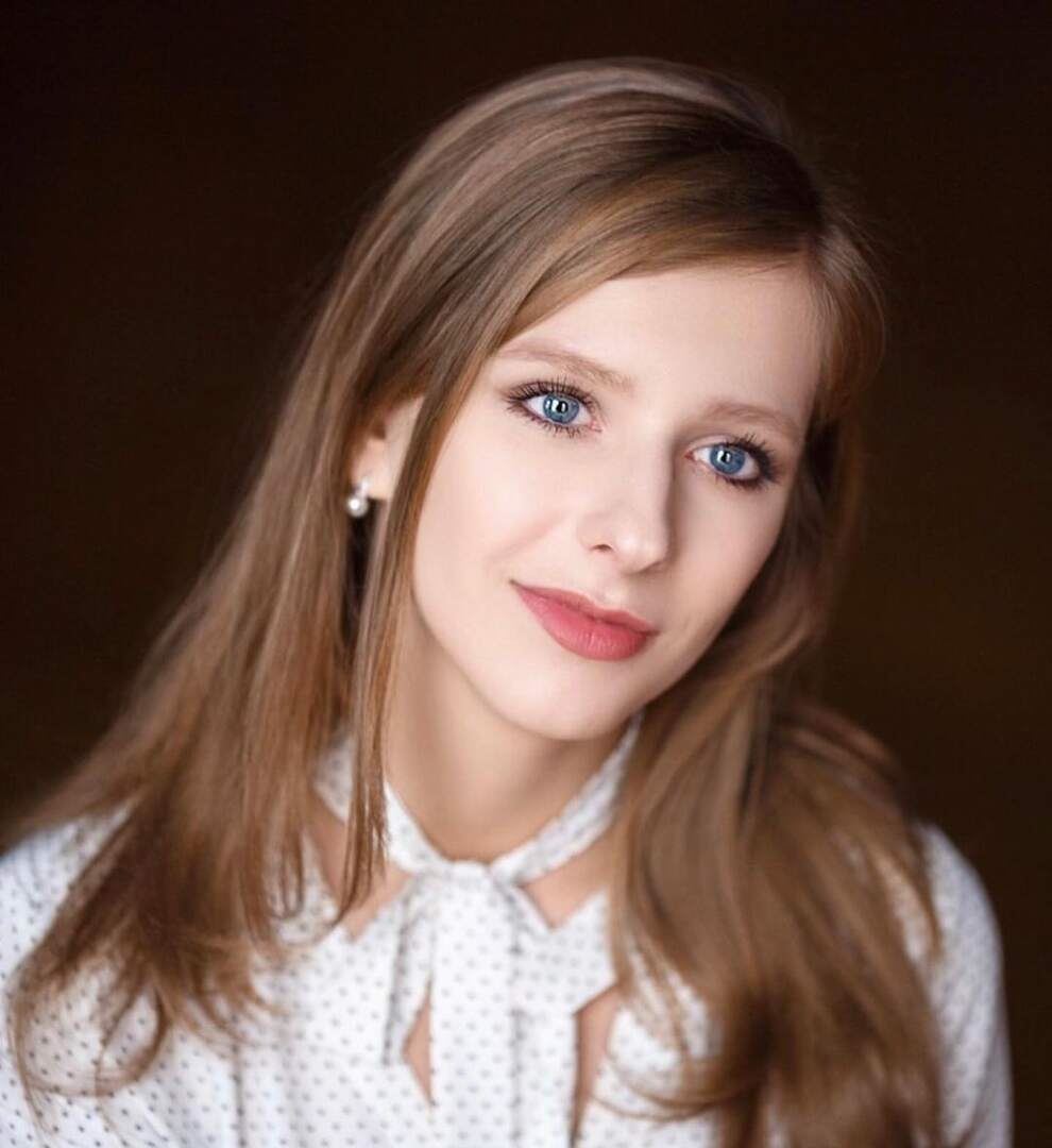 Лиза Арзамасова на пляже