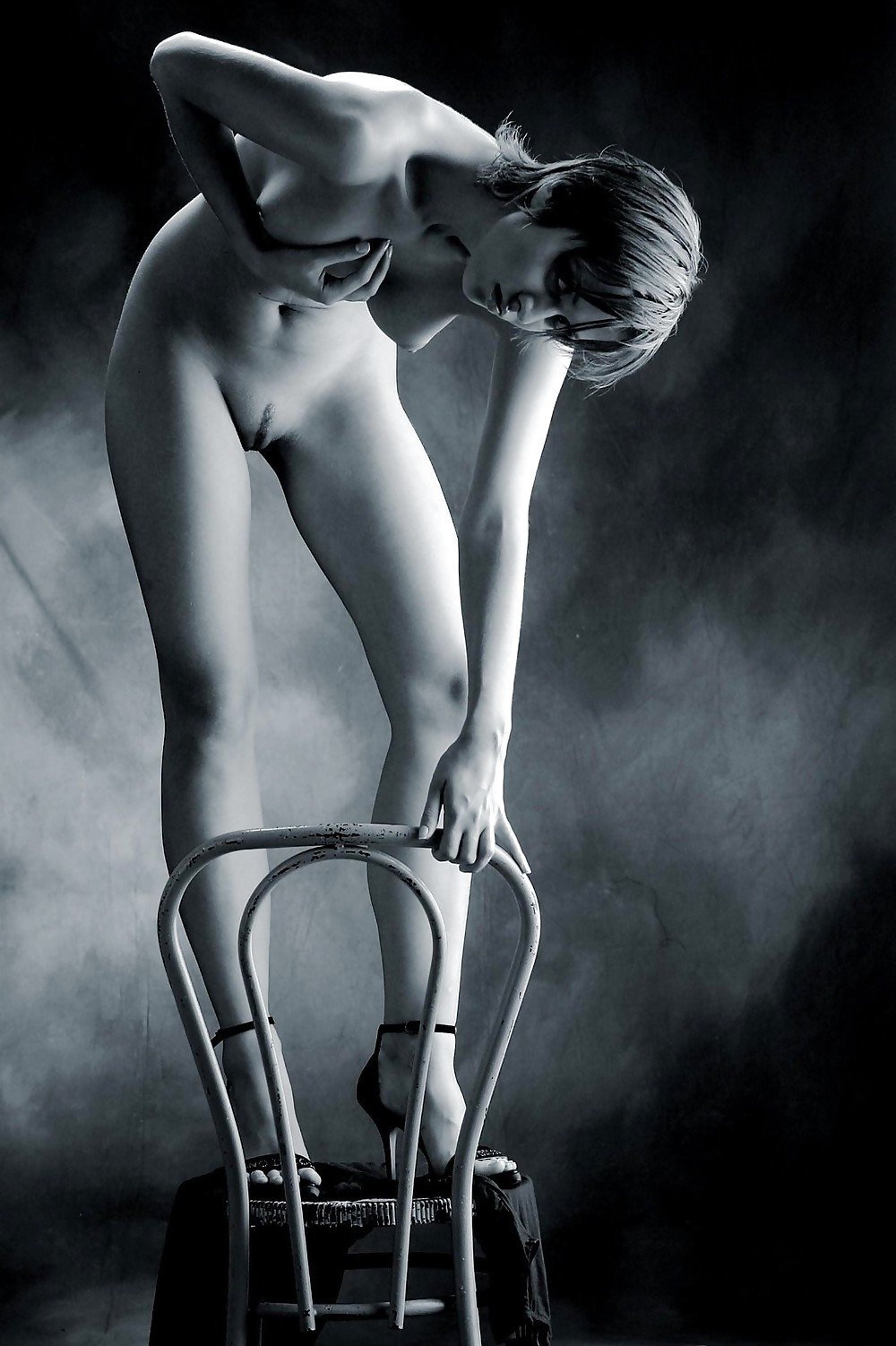 Эротика на стуле (60 фото)