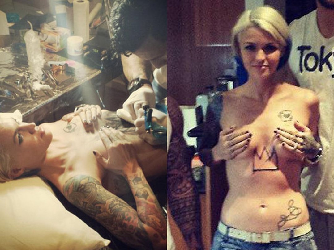 Мерлин Розе голый без трусов голый