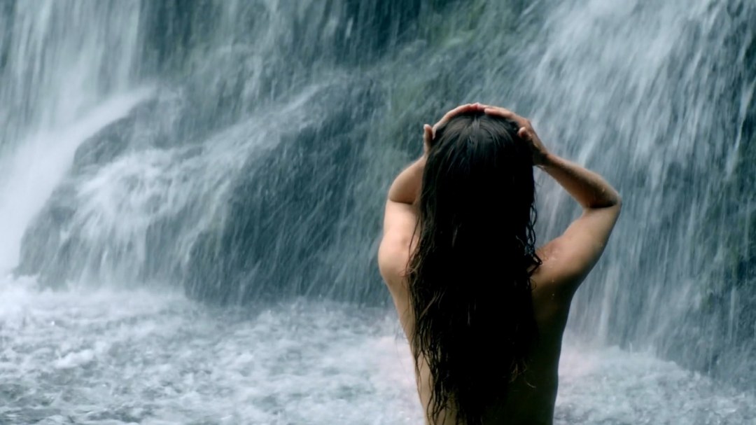 Поппи Дрейтон постельные сцены