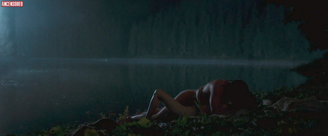 Поппи Дрейтон эротические сцены