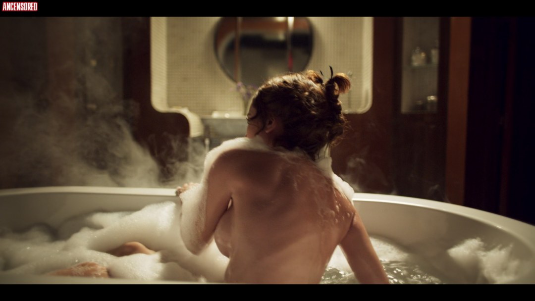 Леа Сейду попка