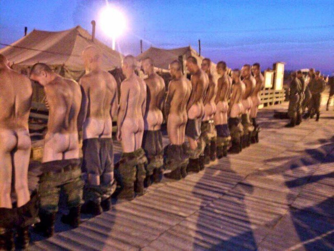 Член в армейской форме