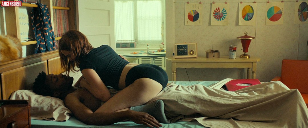 Зои Дойч постельные сцены