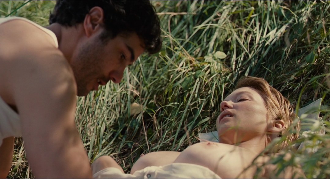 Леа Сейду попка