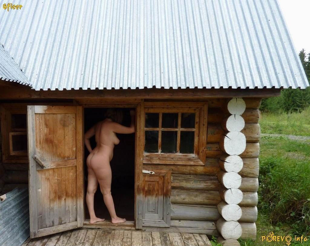Голые девки в деревенской бане