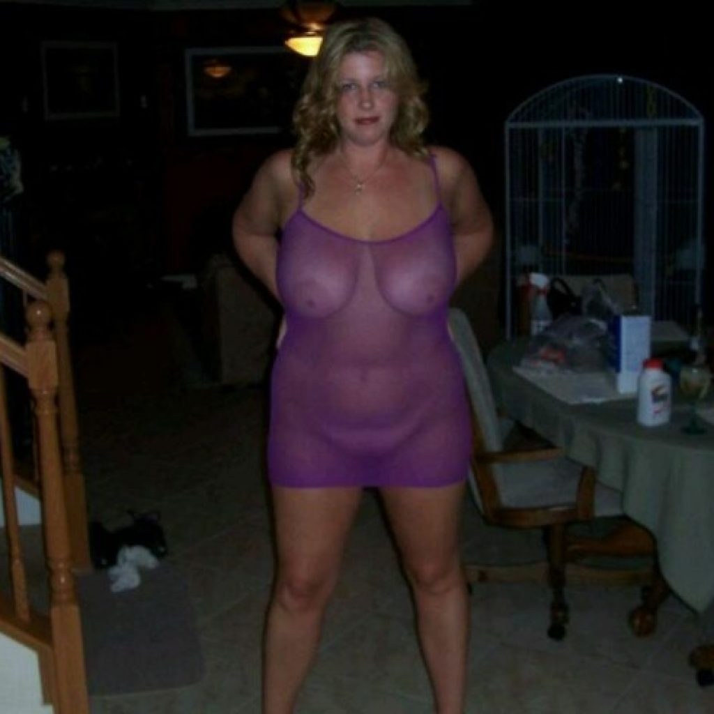 Пожилые женщины в прозрачном белье