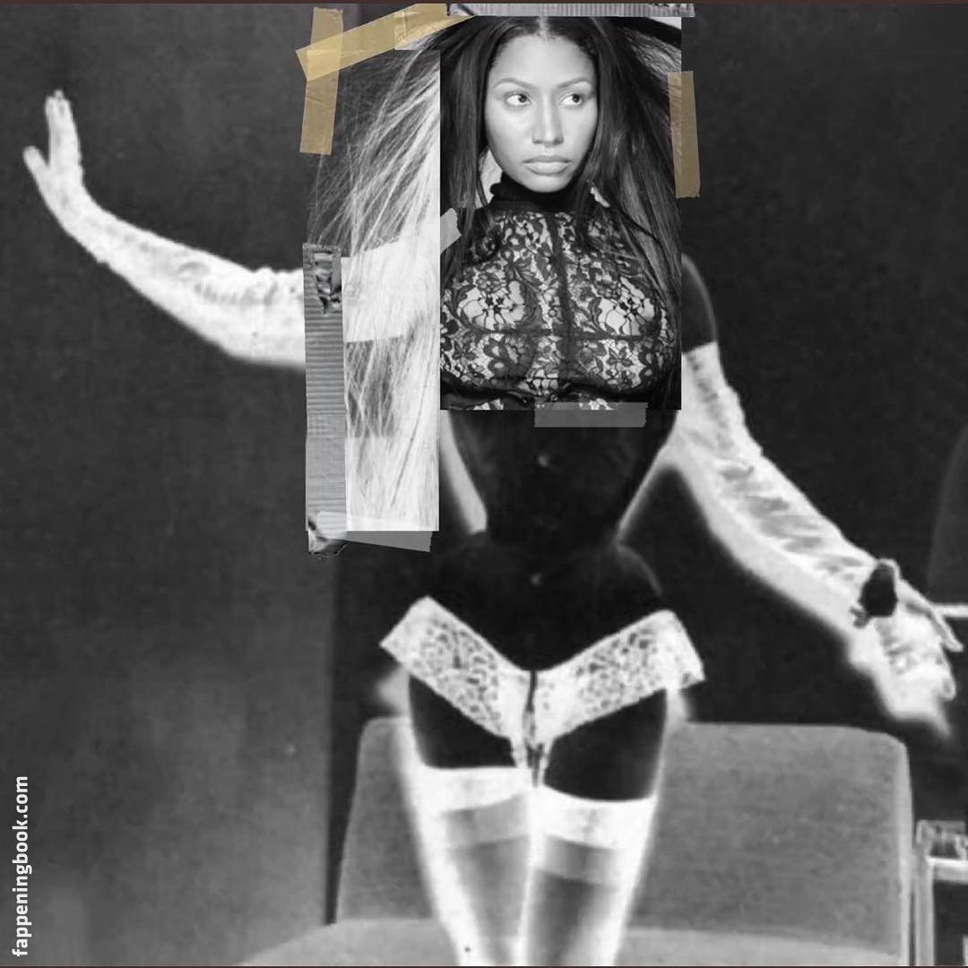 Ники Минаж голые сиськи