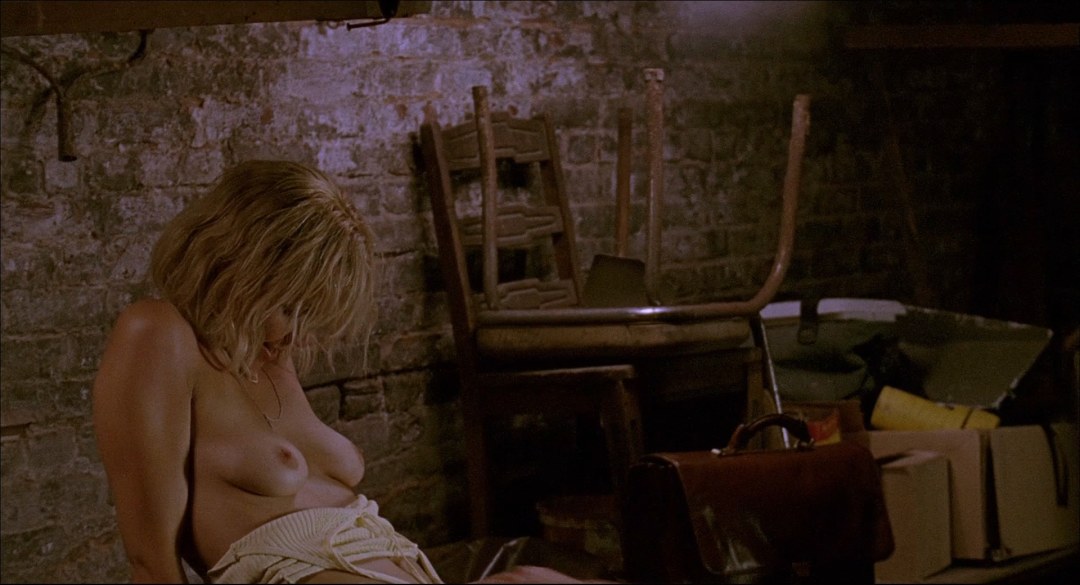 Мэгги Джилленхол персонаж 2006 nude